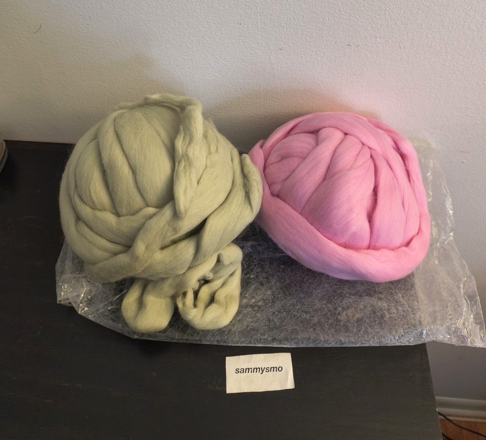 NATURAL WOOL ROVING, FOR SPINNING, FELTING 16oz light green and pink